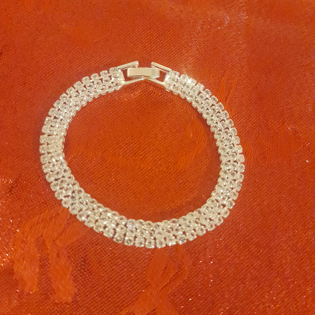 3 row sparkle clasp bracelet